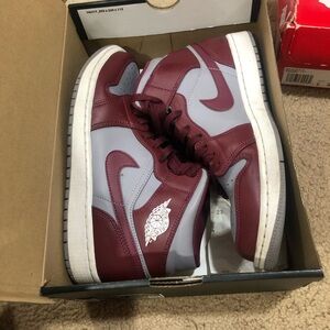 Air Jordan redwood ones high top